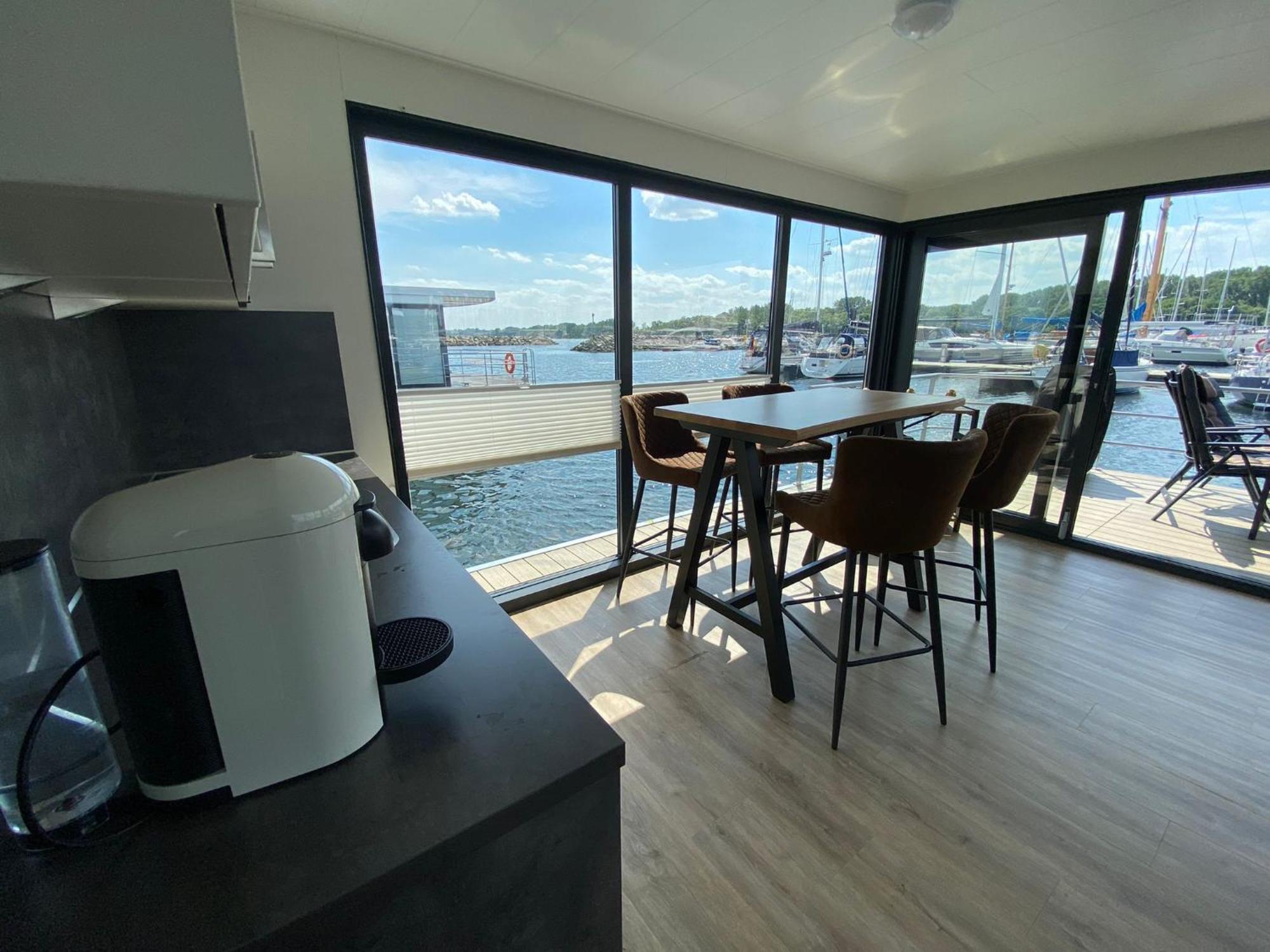 Urlaub Auf Dem Wasser Mit Einmaligen Ausblick - Well Hausboote Boltenhagen 10 Boltenhagen (Ostseebad) Exterior foto